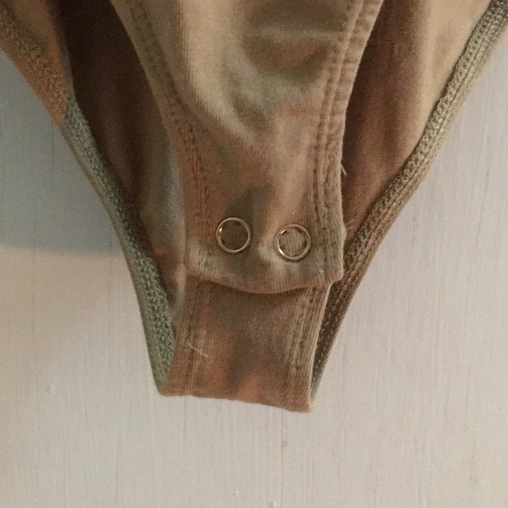 Tan bodysuit - Picture 5 of 5